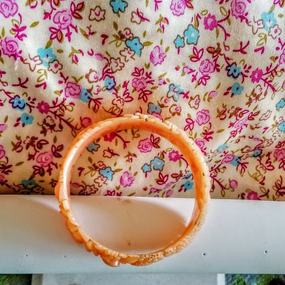 Vintage Peachy Pink Floral Celluloid Bangle Lovely - Picture 4 of 9